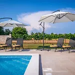 Villa Spacious New Design Vitis Vitae, Private Pool ,1400m2 Garden , Istria *