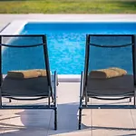 Spacious New Design Vitis Vitae, Private Pool ,1400m2 Garden , Istria *