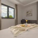 Villa Spacious New Design Vitis Vitae, Private Pool ,1400m2 Garden , Istria Svetvinčenat