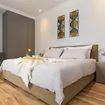 Spacious New Design Vitis Vitae, Private Pool ,1400m2 Garden , Istria